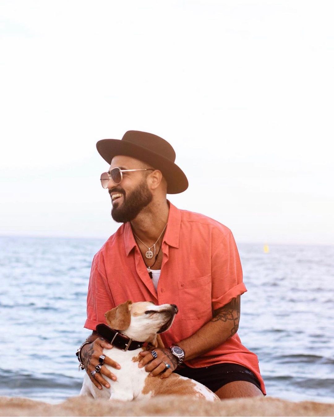 Si ellos se fueran de vacaciones, no dudarían en llevarte ??. Happy summer!!! Thanks for the pic @julenatela ? ✖️www.hammels.es